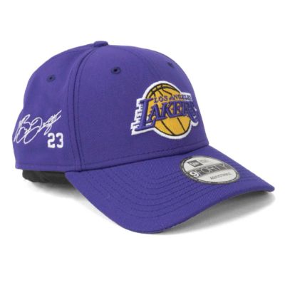 レブロン・ジェームズ キャップ 帽子 ニューエラ New Era 9FORTY サイン刺繍 レイカーズ NBA パープル アジャスタブル