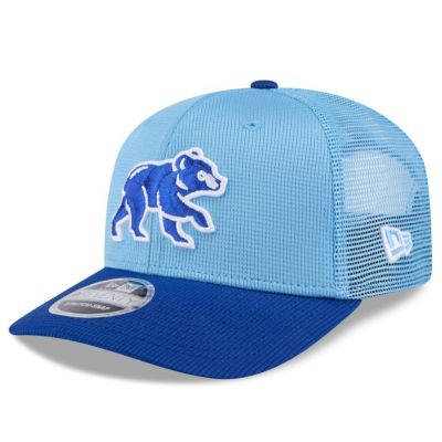 MLB カブス キャップ 【海外版】2025 スプリングトレーニング 9SEVENTY トラッカーメッシュ ニューエラ/New Era Light Blue/Royal