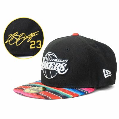 NBA レブロン・ジェームズ レイカーズ キャップ 【現地買付カスタム】59FIFTY サイン刺繍 ニューエラ/New Era ブラック/レインボー